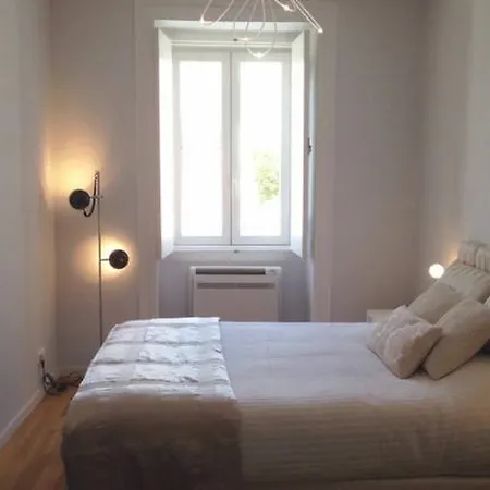 Deluxe Center Flat Apartment *