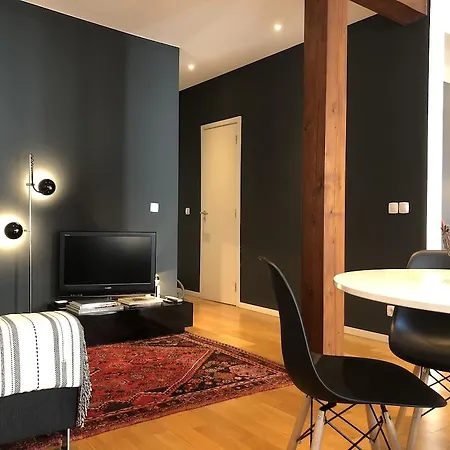 Deluxe Center Flat Apartment